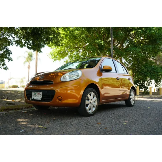 Nissan March Advance Automático