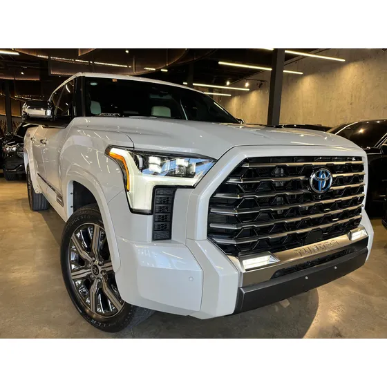 Toyota Tundra Capstone Américano