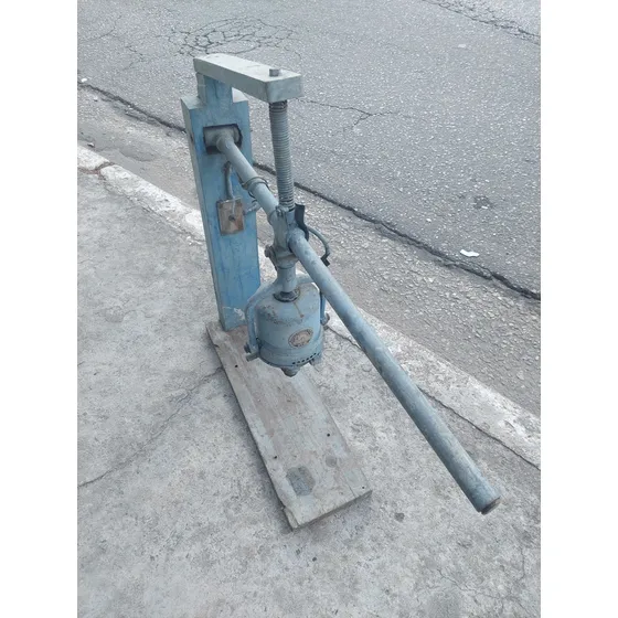 Furadeira De Bancada Antiga Funcionando Ler Descricao