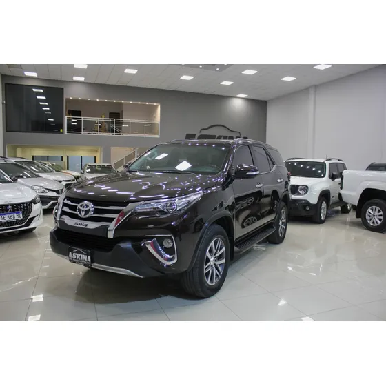 Toyota Hilux Sw4 2.8 Srx 177cv 4x4 7as
