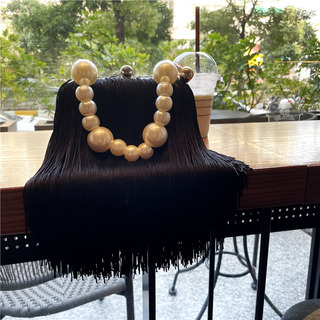 Bolso De Noche Moderno Con Borlas Y Cadena De Perlas, 44 X 1 Bolso De Noche Moderno Con Borlas Y Cadena De Perlas, 44 X 1