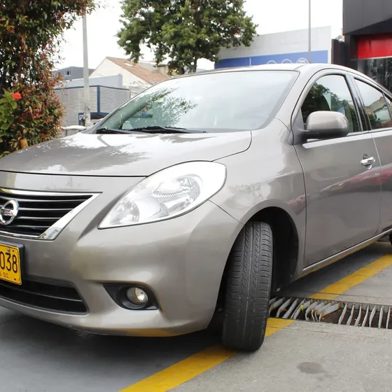 Nissan Versa 2014 1.6 Advance