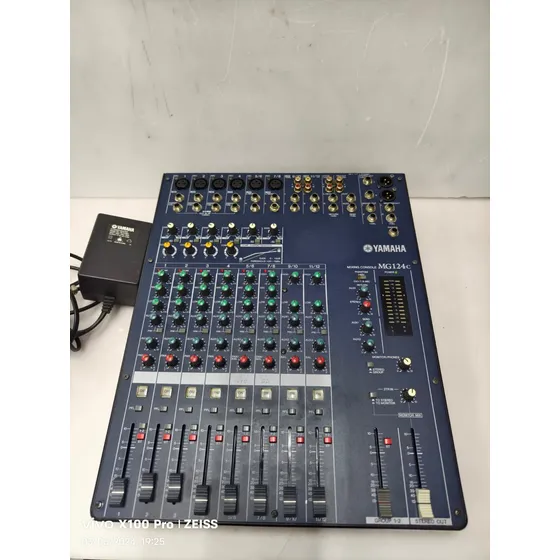 Mesa De Som Yamaha Mg124c-r Ótima!!