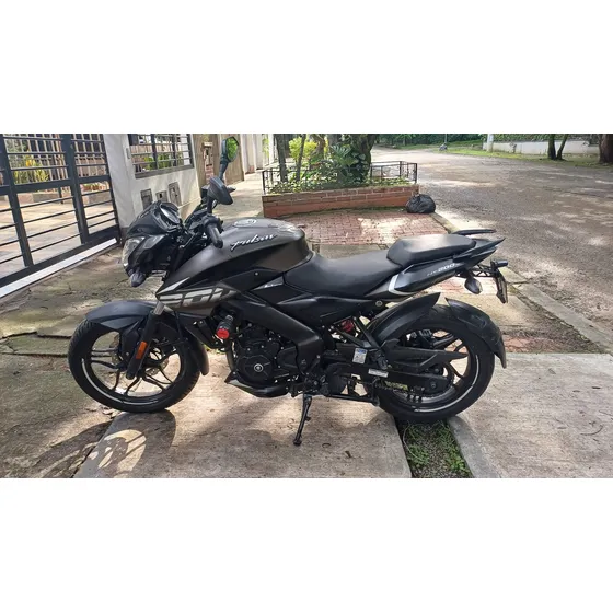 Ns 200