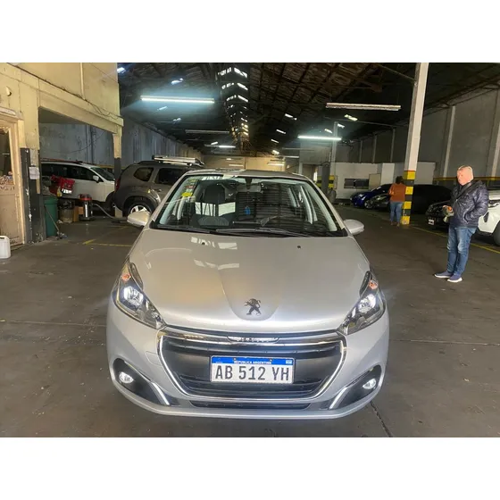 Peugeot 208 1.6 Allure Nav Tiptronic