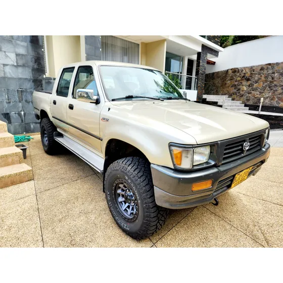 Toyota Hilux 2.4l 117 Hp 4x4