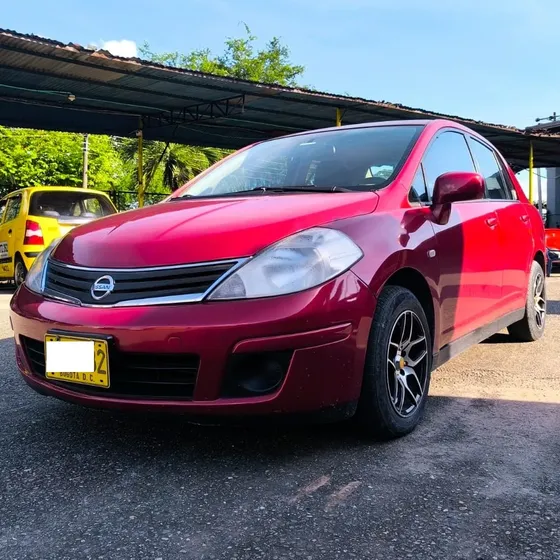 Nissan Tiida 2011 1.8 Mio Automático