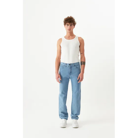 Jean Regular Fit Hombre Wrangler Montana Celeste