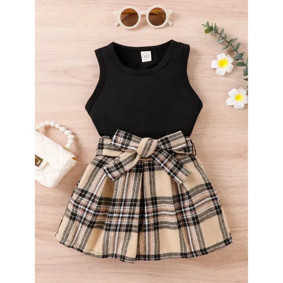 Niñitas Top Tank Unicolor Con Falda De Cuadros Con Cinturón