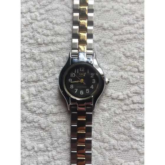 Reloj Pulsera Q&q Dama Quartz Negro Acero Inoxidable.