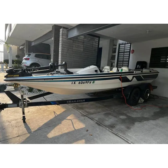 Nitro 180tf Motor Evinrude 175hp.