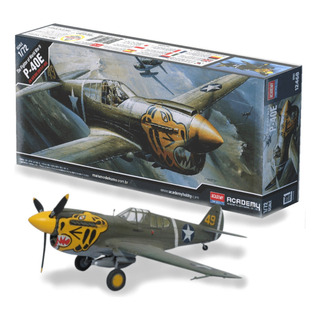 P-40e Warhawk - 1/72 - Academy 12468 P-40e Warhawk - 1/72 - Academy 12468