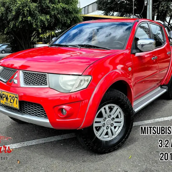 Mitsubishi L200 Sportero 2011 3.2 Superlujo