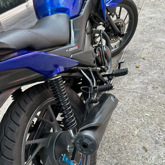 Cb 125 F