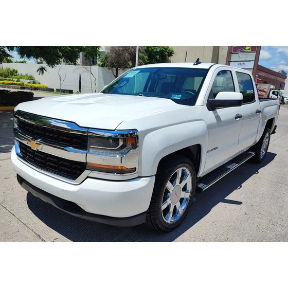 Chevrolet Silverado 5.4 2500 Doble Cabina Ls 4x2 At
