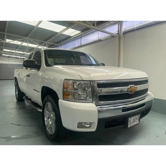 Chevrolet Cheyenne 5.3 2500 Cab Ext B 4x4 Mt