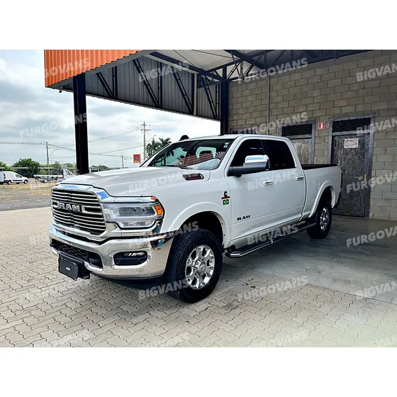 Ram Ram 3500 6.7 Laramie Cab. Dupla 4x4 Aut. 4p