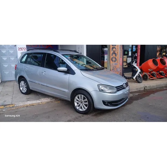 Volkswagen Suran 1.6 Highline 101cv