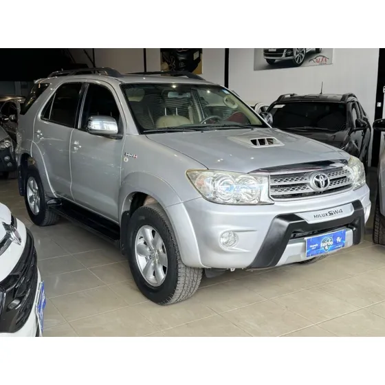 Toyota Sw4 Hilux Srv 4x4 3.0 Turbo (aut)