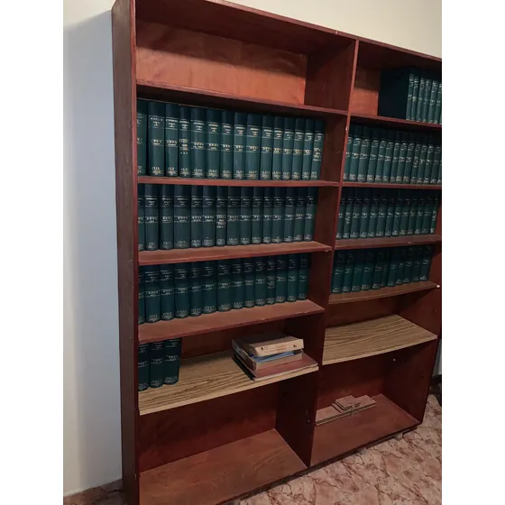 Biblioteca De Madera Buena Calidad.precio De Oportunidad $90