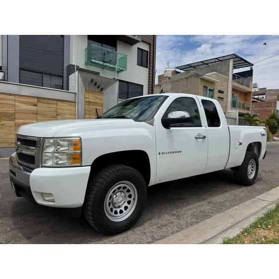 Chevrolet Silverado T Pickup 2500 Cab Reg 4x4 Mt