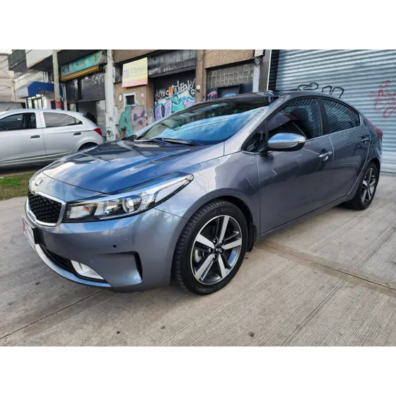 Kia Cerato 2.0 Sx At6 4 P