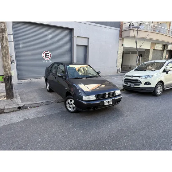 Volkswagen Polo 1.8 Mi