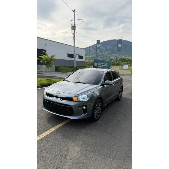 Kia Rio Automática: Comprar carros usados, seminuevos y nuevos