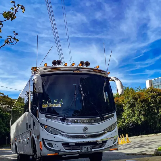 Buseton Hino 2014