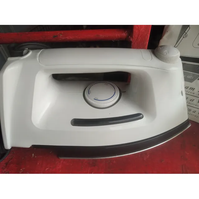 Plancha Eléctrica A Vapor, Marca Oster, Modelo 4029