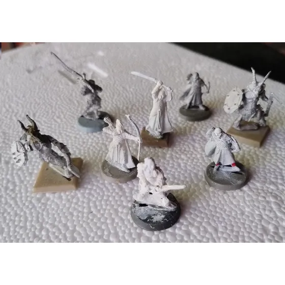 8 Miniaturas Warhammer Fantasy Y Lotr. Colección. Pintar