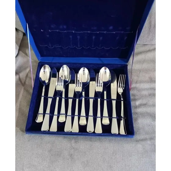 Juego De Cubiertos Marca Rena Ware Nuevo.