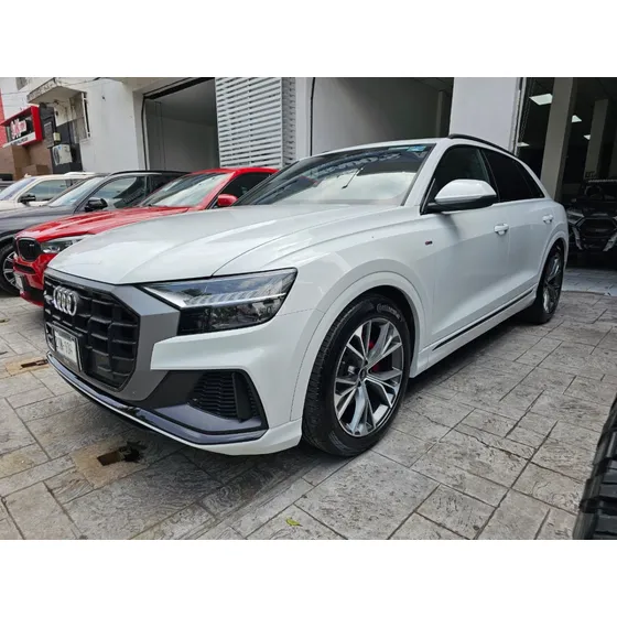 Audi Q8 S Line