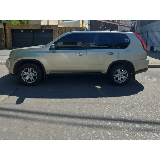Nissan X-trail 2.5 Visia 6mt