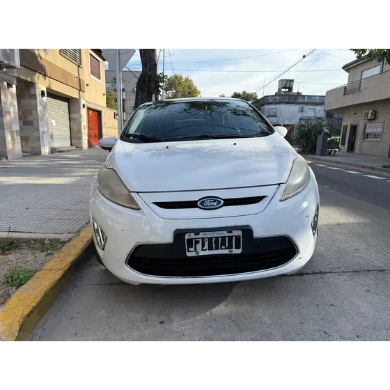 Ford Fiesta Kinetic 1.6 Design 120cv Titanium