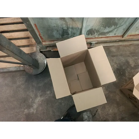 Caja De Cartón Corrugado Usado En Buen Estado