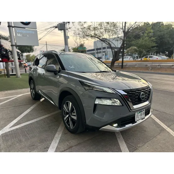 Nissan X-trail 2.5 Platinum Plus 3 Row Cvt