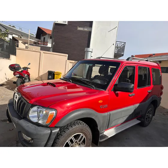 Mahindra Scorpio 4x2 Full Llantas