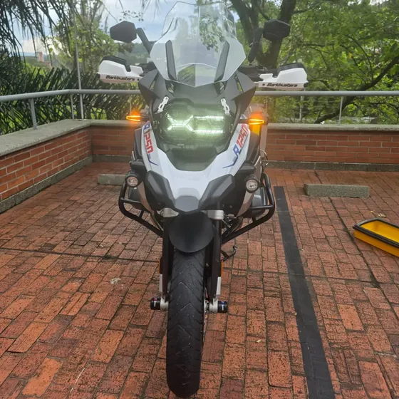 Bmw R1250gs Rallye Hp 2022  Motor: 2 Cilindros Boxer