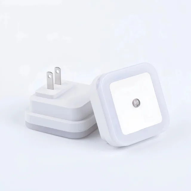 Lámpara De Noche Pequeña Tipo Enchufe Led Cuadrada Para Mesi