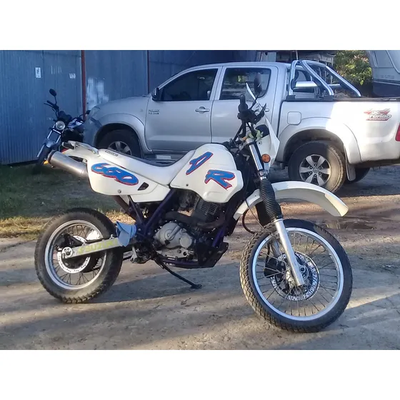Dr 650 A Parada. Con Supertrapp, Parabrisas.