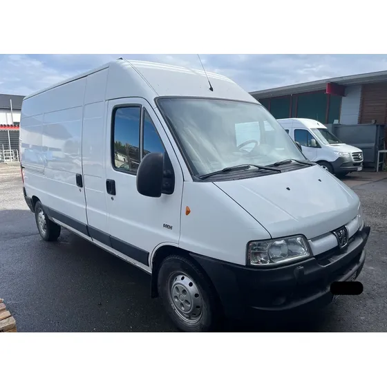 Peugeot Boxer 2.3 Hdi Confort 350mh Elevado.