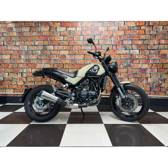 Benelli Leoncino 500 Trail
