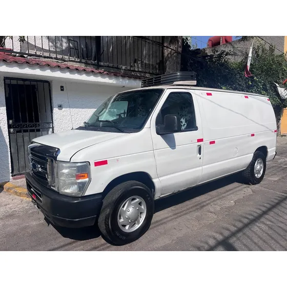 Ford E-150 4.6 V8 Mt