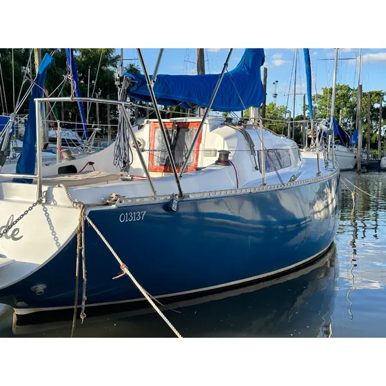 Velero Plenamar 30 - Motor Interno Yanmar 15hp