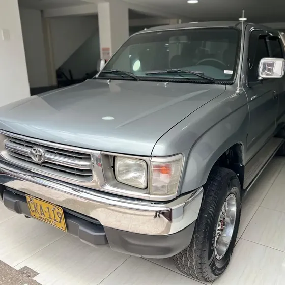 Toyota Hilux 2001 4*4
