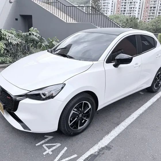 Mazda 2 Sport 2027 2.0 Grand Touring Lx Carbon Edition At