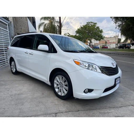 Toyota Sienna 3.5 Xle V6/ Qc At