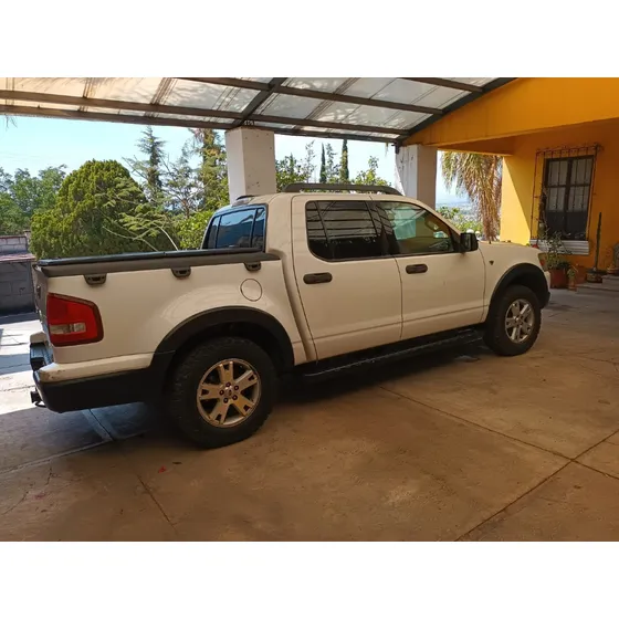 Ford Explorer Sport Trac Xlt