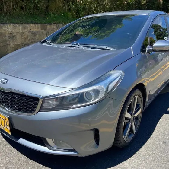 Kia Cerato Pro 2017 1.6l Mt 1600cc 4p 2ab
